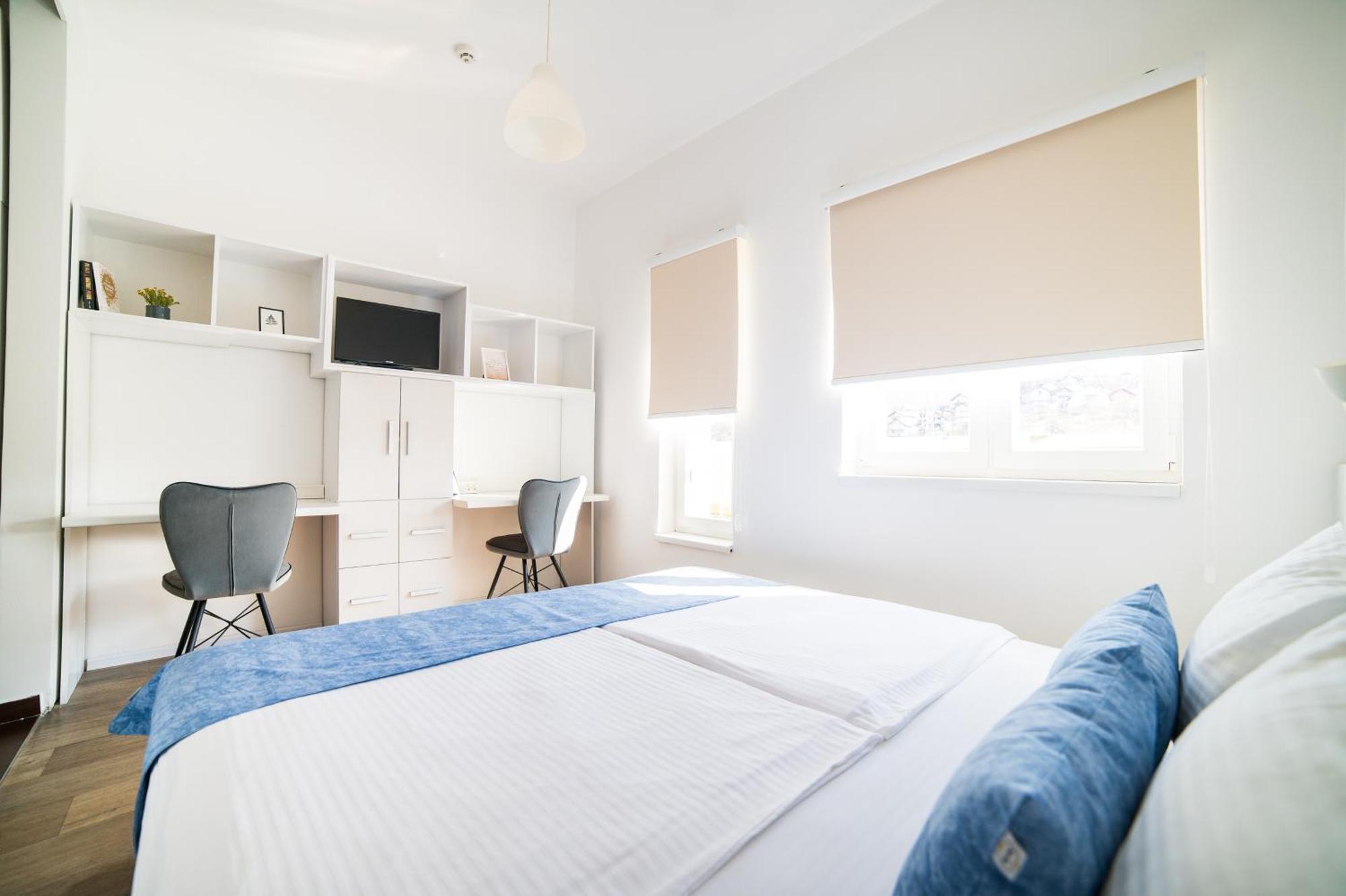 University Hotel Dorrah Тузла Экстерьер фото
